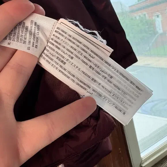 Abercrombie & Fitch A&F Satin Mini Puffer Jacket Sz M Burgundy Red Coat - Picture 11 of 13